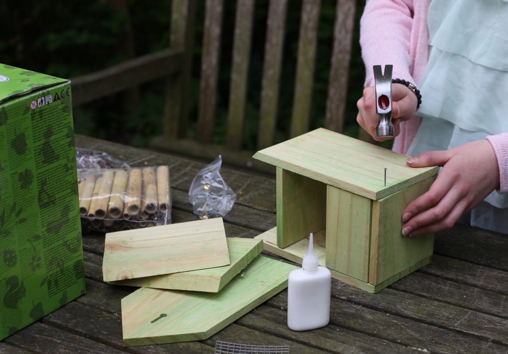 Je eigen insectenhotel vogelhuisje maken - Vogelhuisjes-kopen