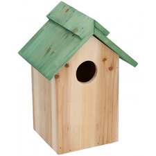 Houten vogelhuisje met groen dak